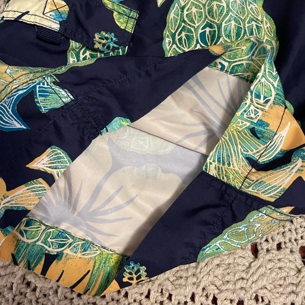 PINEAPPLE CARIBBEAN SWIMWEAR MENS XL ,‎ CARGO POCKET, PINEAPPLE & FLORAL PATTERN